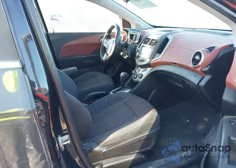 2015 Chevrolet Sonic Lt Auto z USA, uszkodzony, nr VIN 1G1JC6SH2F4141535